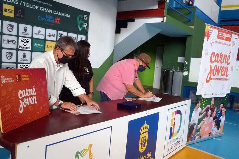 Momento de la firma del convenio/TA.